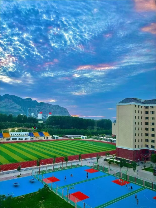 石家庄东华铁路学校环境.jpg
