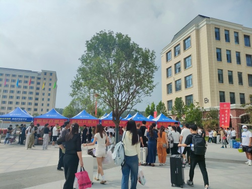 报考石家庄东华铁路学校2027年春季班需要准备哪些资料？